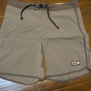 Patagonia inseam 7. Board Shorts Mens  Gray /taupe Swim Trunks 34 EUC